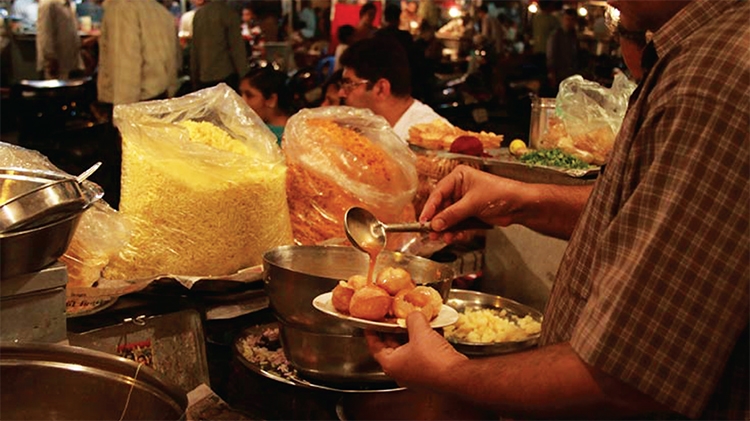 Pani puri, an all time favorite street food for people, is also widely popular in Ahmedabad