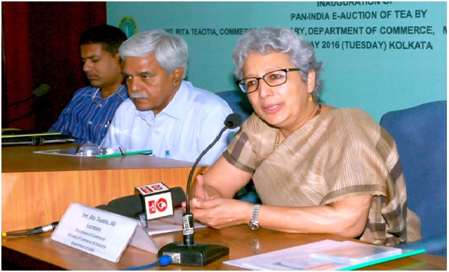 Smt. Rita Teaotia, Secretary, Department of Commerce, Government of India, addresses the audience during the inauguration of the Pan India E-Auction System for Tea on 10th May 2016 in Kolkata