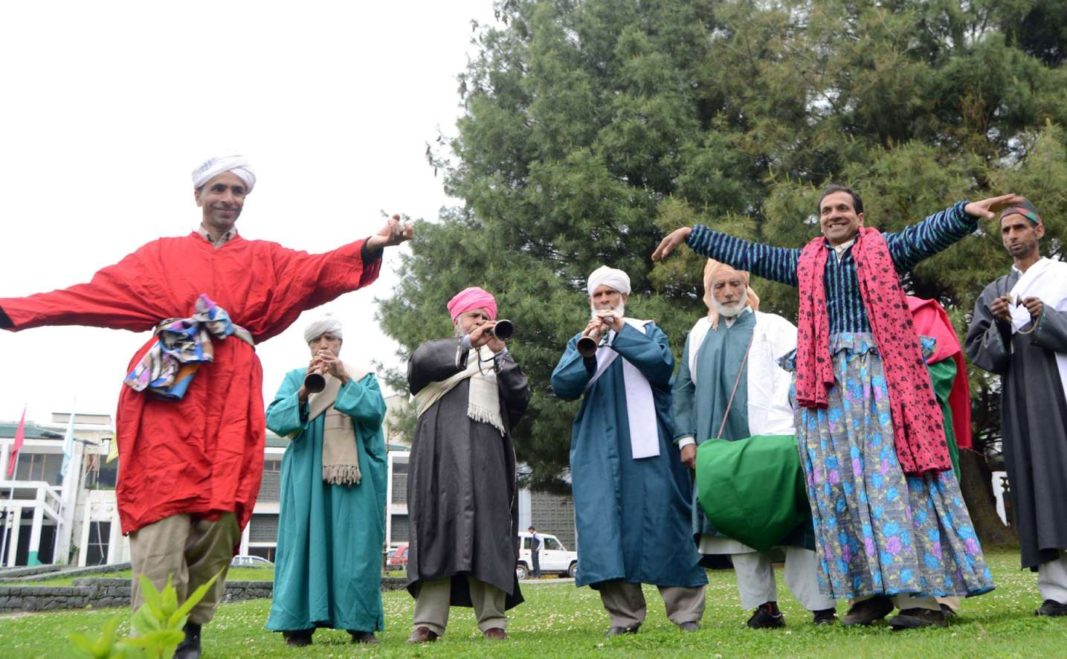 artists-perform-traditional-bhand-pather-at-the-inaugural-event-of-shikara-festival-that-began-in-srinagar-on-1067x659