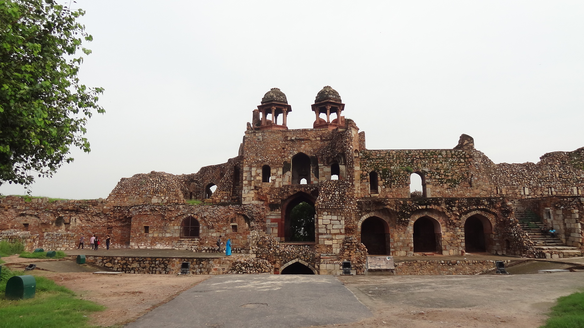 The Purana Qila Museum is enriched with glorious Mughal artefacts