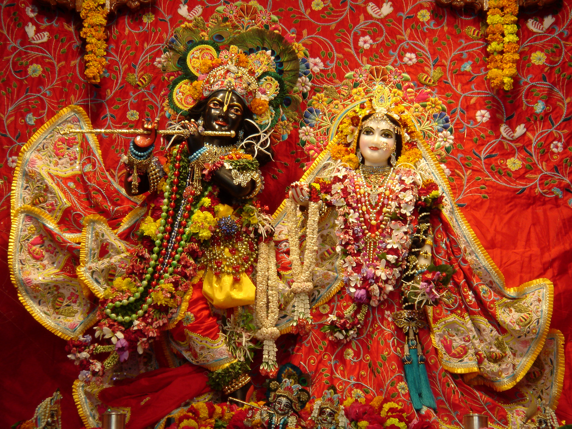 A sculpture of Krishna and Radha inside a temple in Vrindavan