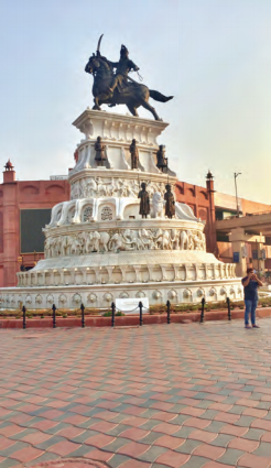 Estatua de Maharaja Ranjit Singh, líder del imperio sij