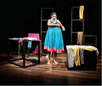 Représentation de la pièce de théâtre de Mallika Taneja, Thoda Dhyan Se