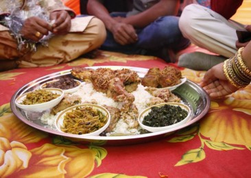 Eating with hands in India