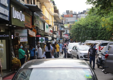 Khan Market’s shopkeepers & shoppers remain cautious