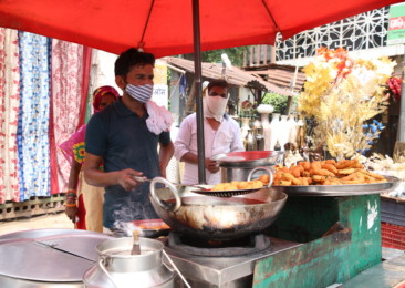 Street food vendors in distress  as Covid-19 keeps customers away