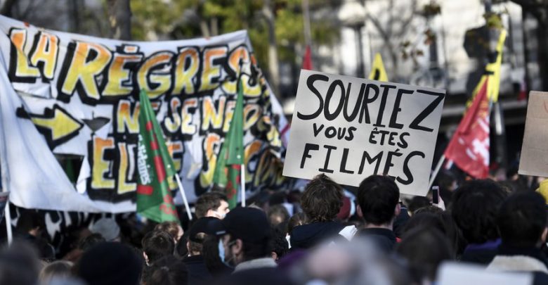 French journalists on streets against Macron’s law
