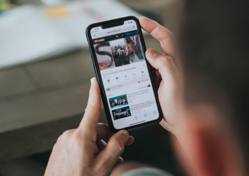 Indian families struggle to cope with excessive screentime usage