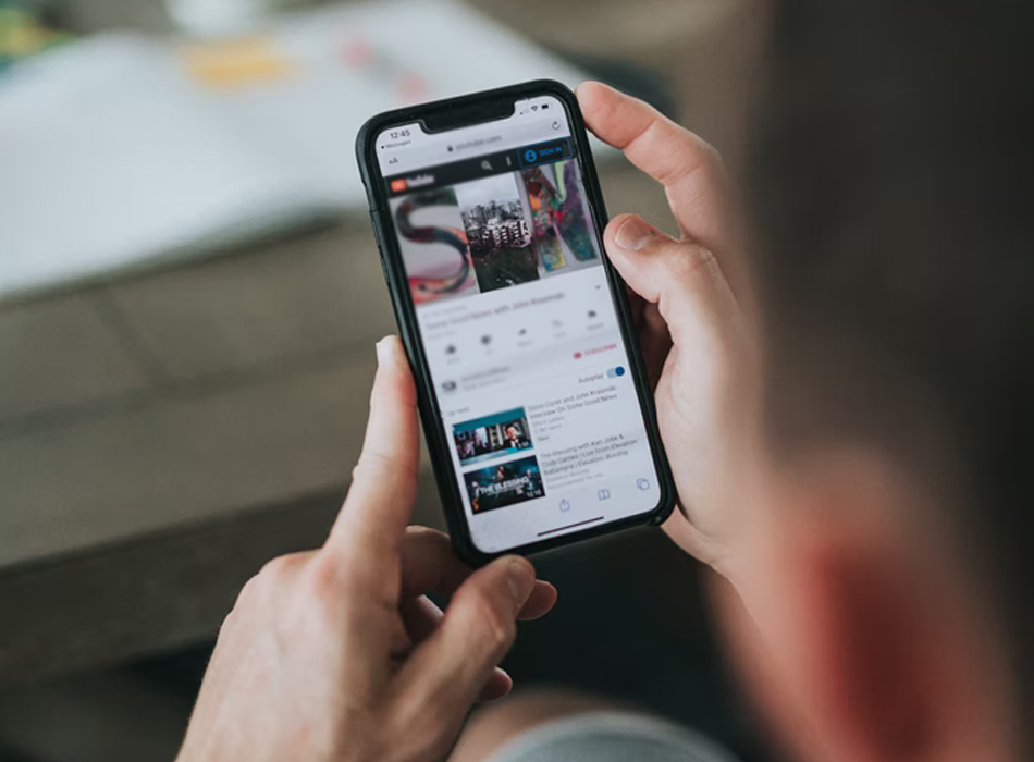 Indian families struggle to cope with excessive screentime usage