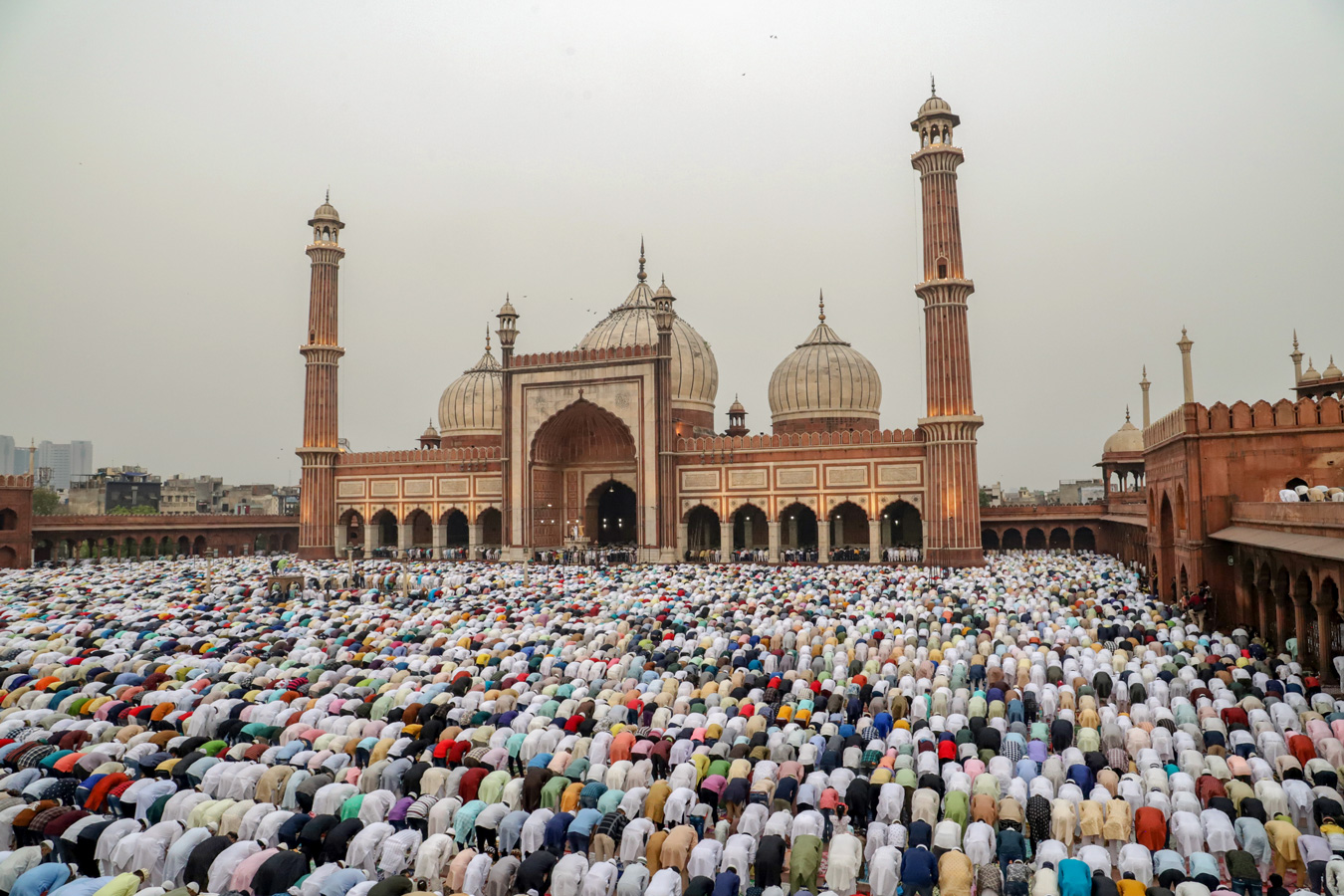 Celebrations of Eid-ul-Fitr return to Delhi without Covid-19 curbs ...