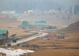 Poor snowfall in Kashmir hits tourism & agriculture