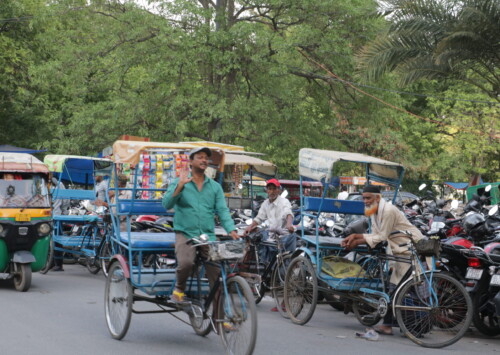 Surviving the heat: Daily struggle of Delhi’s rickshaw pullers