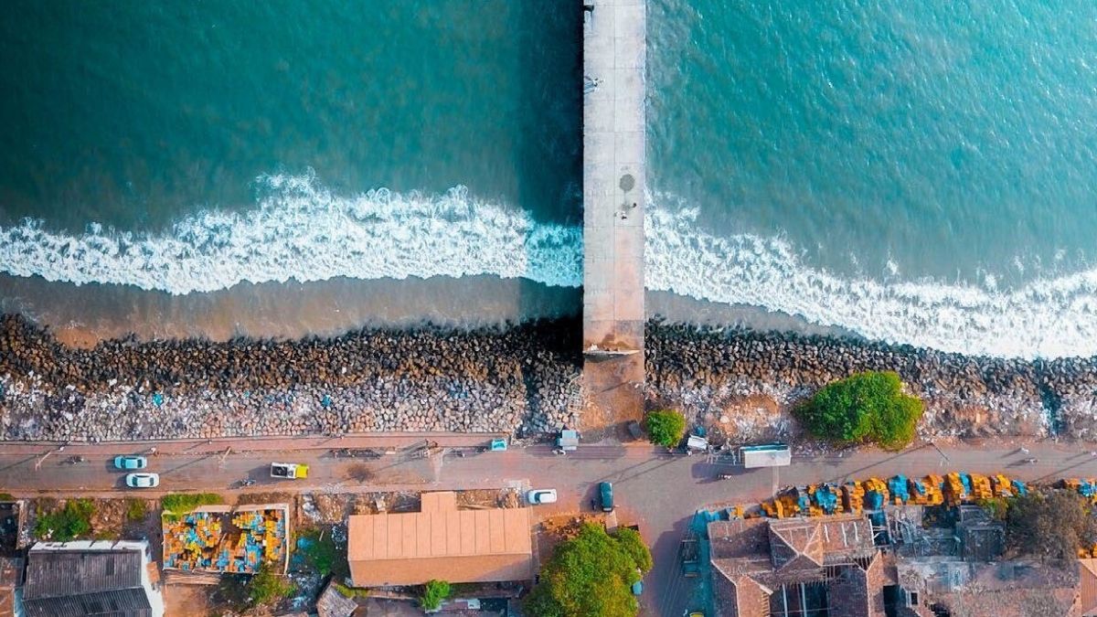 Indian coasts face fast-moving climate crisis, warns Azim Premji University