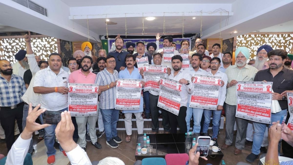 Delhi transport strike reaches Secretariat as drivers demand fare revision