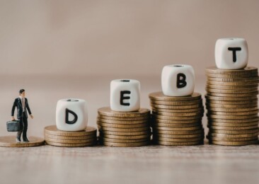 RBI tightens norms, flags risks as household debt surge 