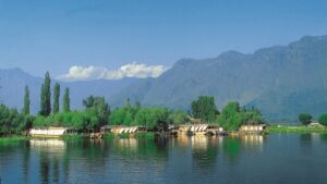 Domestic travellers account for 95 pc of tourist arrivals in Jammu and Kashmir