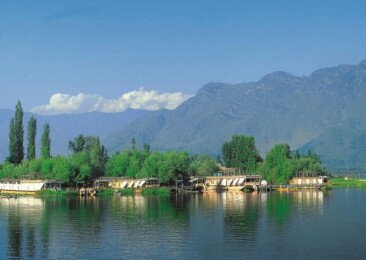Domestic travellers account for 95 pc of tourist arrivals in Jammu and Kashmir