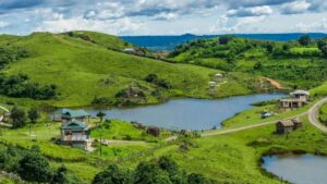 Meghalaya bans roadside picnics in Sohra over environmental concerns 