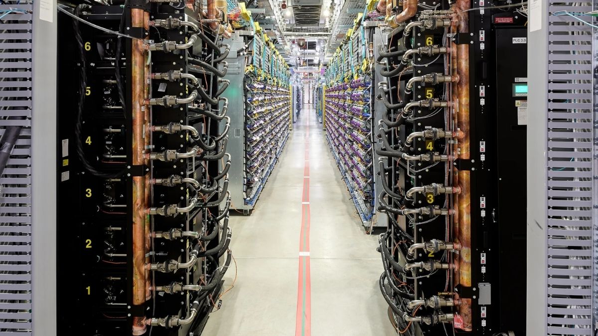 Future of AI: Man over machine, humanware over hardware 