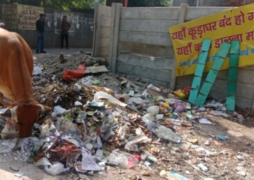 Mounting garbage on Delhi streets as MCD demolishes local garbage collection points