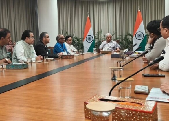 AIMRA, AICPDF back down on ‘No UPI Day’ after meeting with FM 