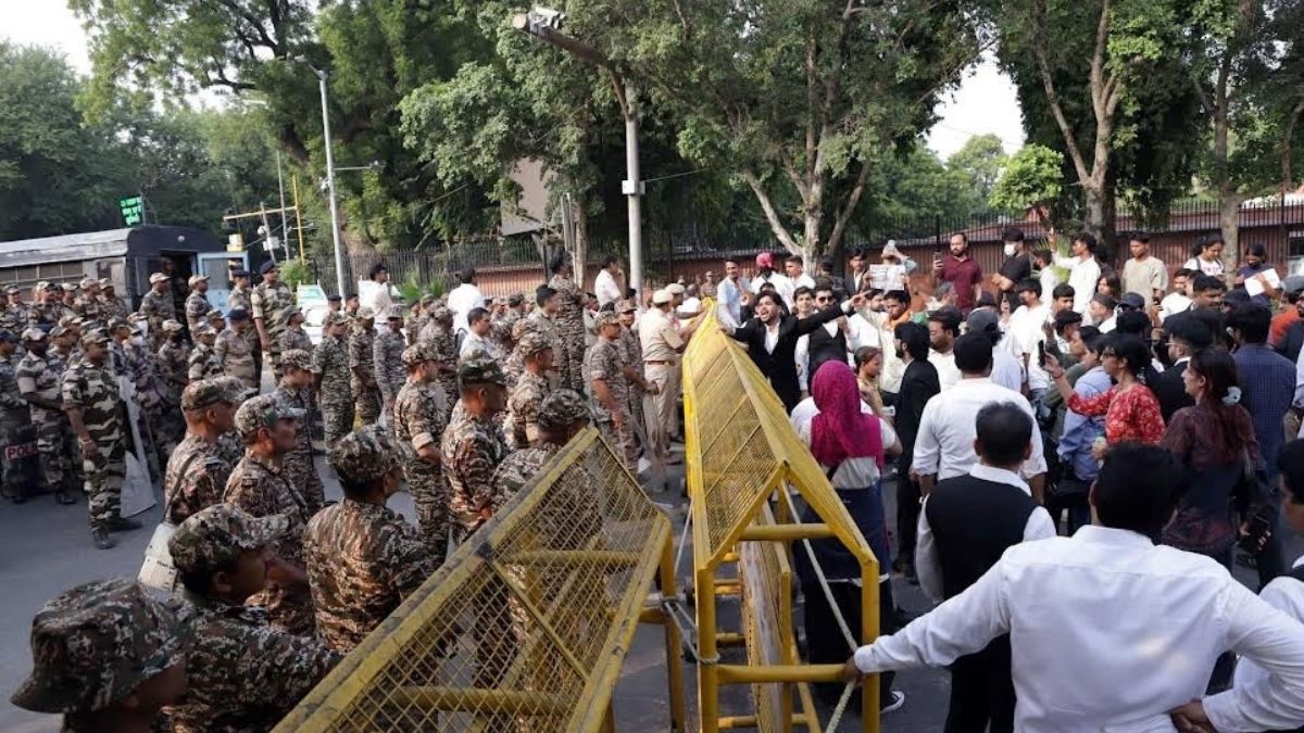 Thousands detained in CJP protest against Chief Election Commissioner in Delhi