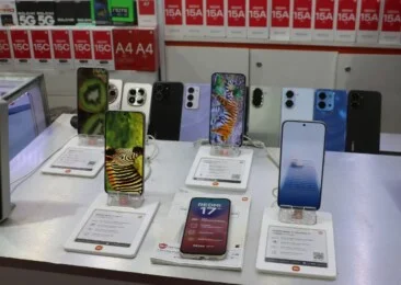 Smartphone sales hit 14-year low as India celebrates GDP growth